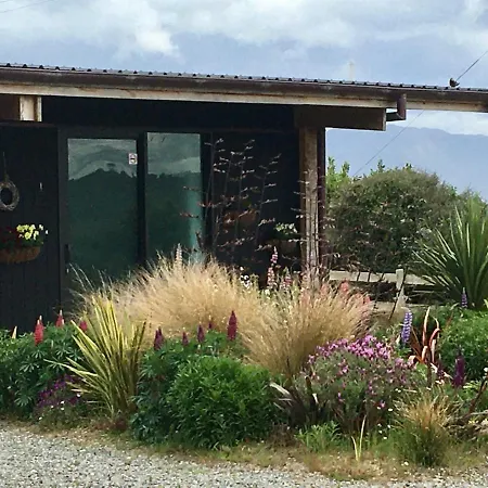 The Cliffs Seaside Lodge Tuatapere Exterior photo